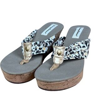 Tommy Bahama Cheetah Calabasas Wedge Sandal w/gold detail Sz 8